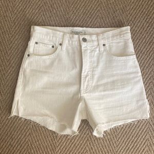 Abercrombie and Fitch The 4” Mom Short